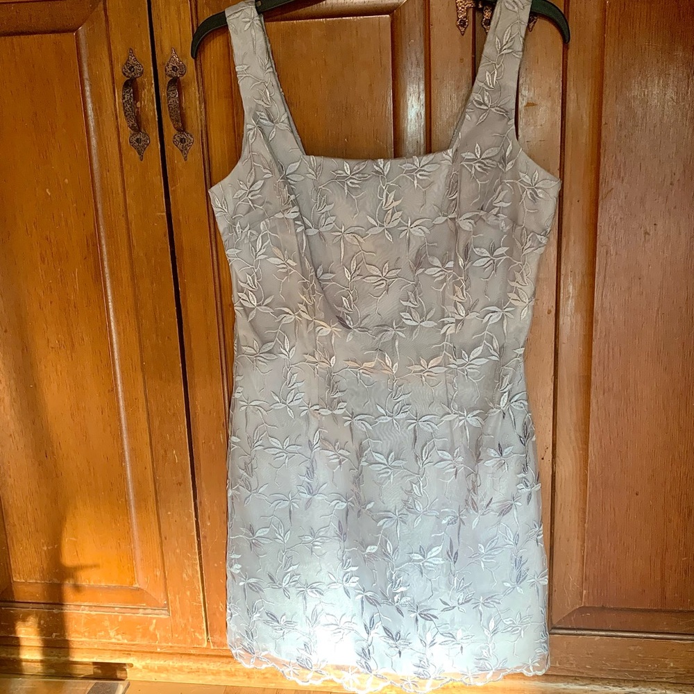 Bebe moda formal light blue embroidered dress